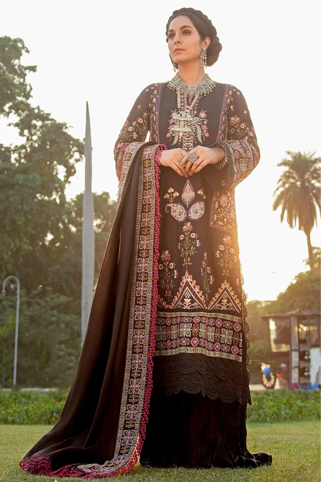 Afrozeh · Sardiyon Ki Kahani Winter Collection '21 – Zahira