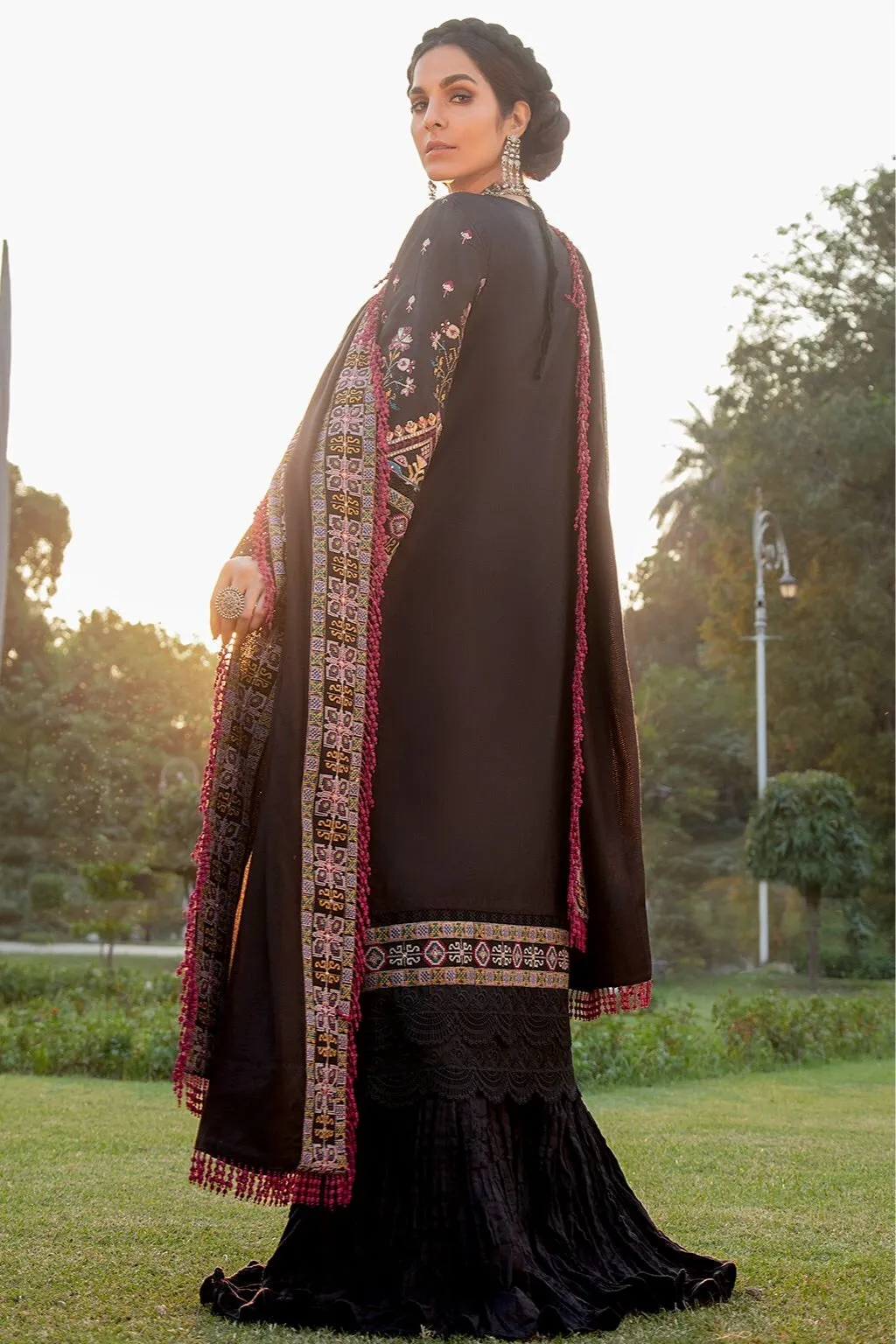 Afrozeh · Sardiyon Ki Kahani Winter Collection '21 – Zahira