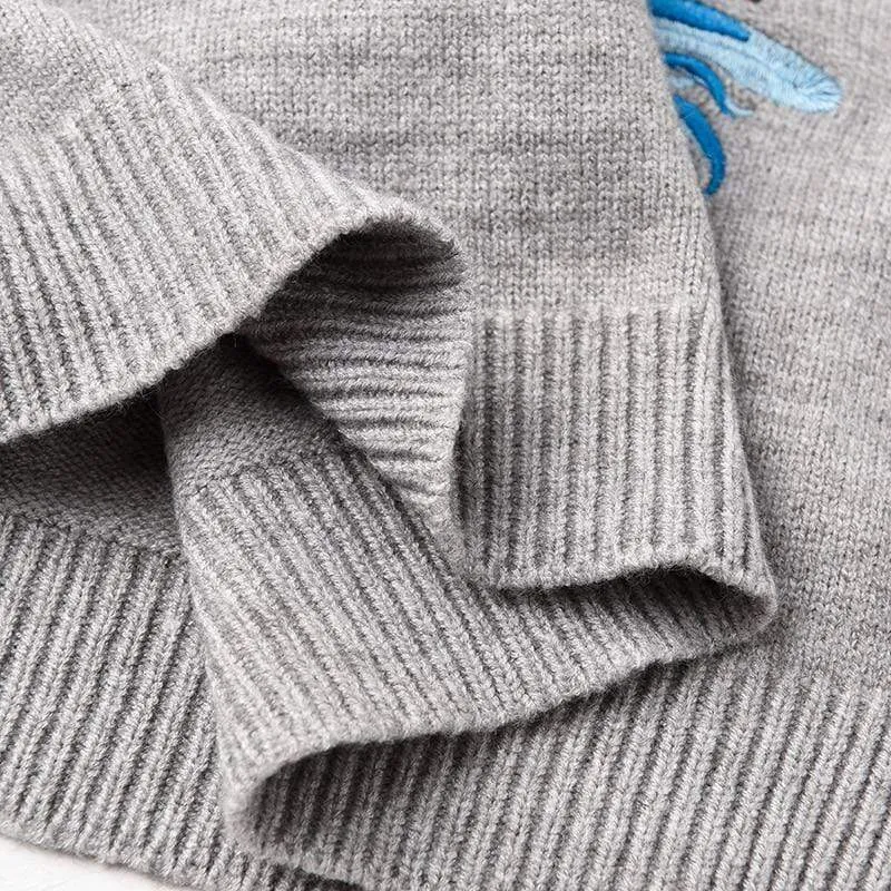 LOOSE EMBROIDERED SWEATER