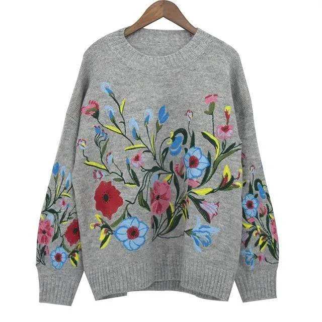 LOOSE EMBROIDERED SWEATER