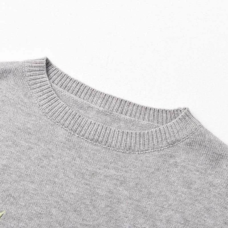 LOOSE EMBROIDERED SWEATER