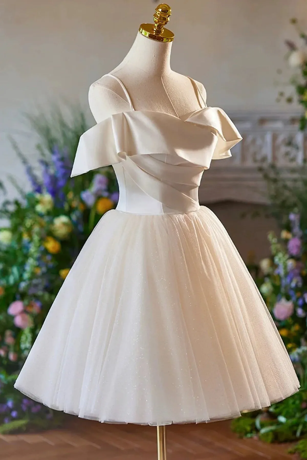 Off the Shoulder Light Champagne Tulle Short Prom Dresses, Light Champagne Homecoming Dresses