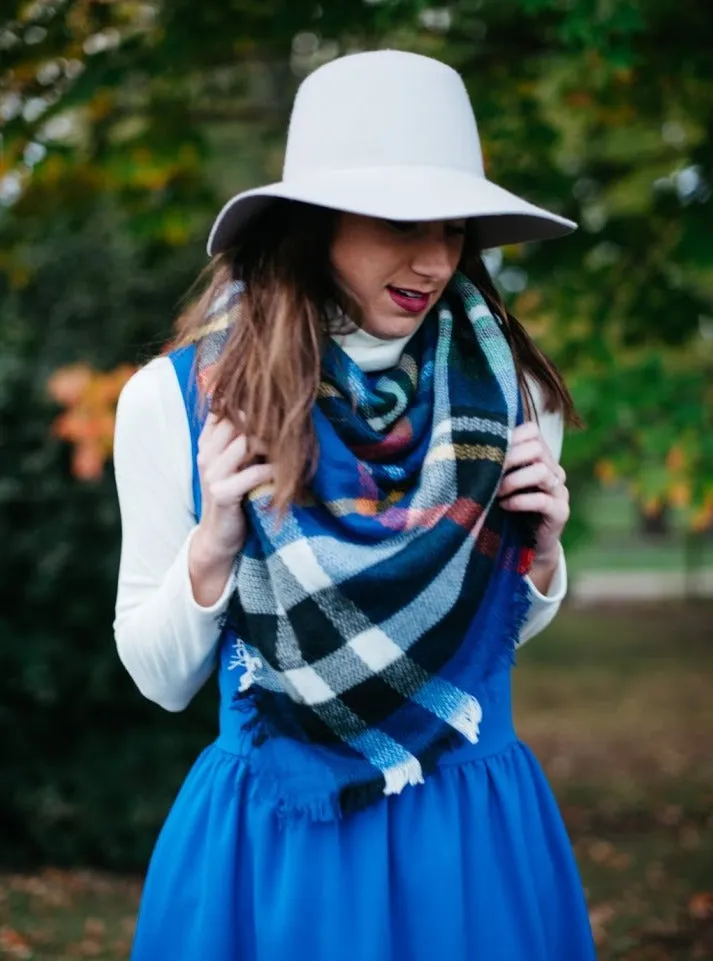 Stylish Plaid Blanket Scarf In Blue